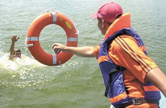Основные меры предосторожности при отдыхе взрослых на воде