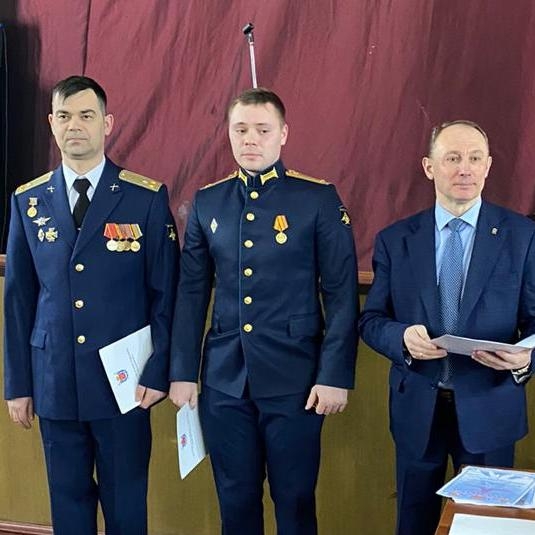 Депутат Александр Ходосок поздравил военнослужащих с Днём Защитника Отечества