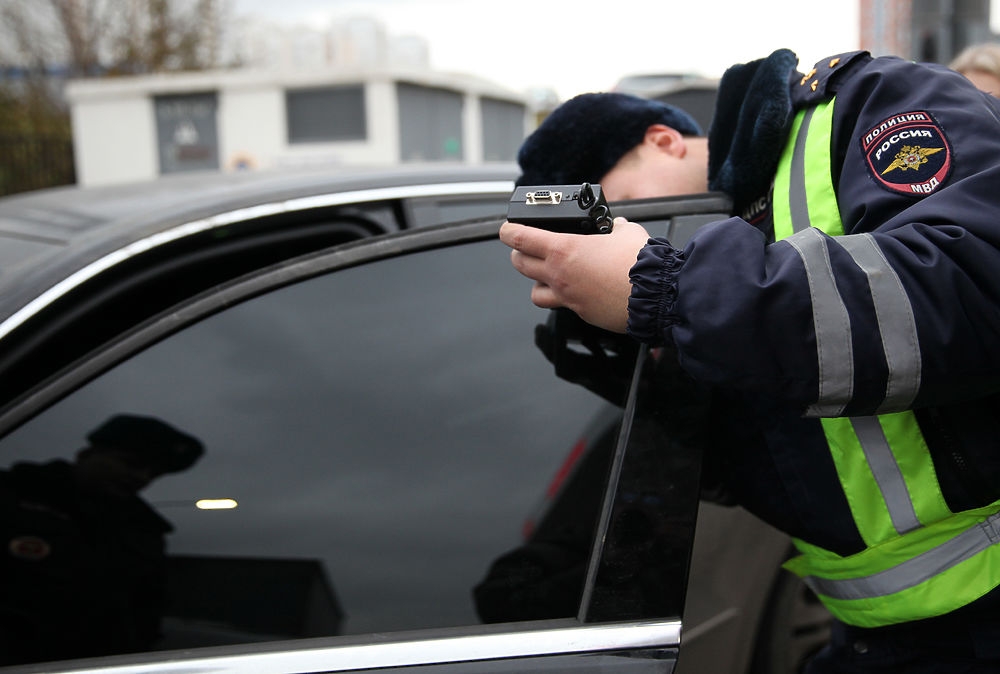 Госавтоинспекция информирует водителей о наказании за тонировку автомобиля
