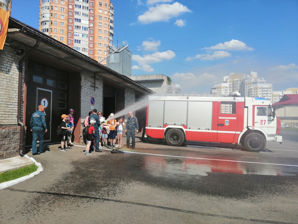 Экскурсия в 27 пожарно-спасательной части города Сестрорецка.