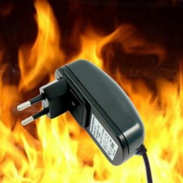 Зарядное устройство мобильного телефона может стать причиной пожара!