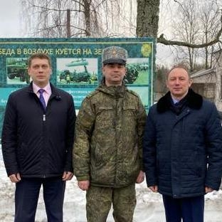 Депутат Ходосок прибыл с визитом в свой родной ЗЕНИТНО-РАКЕТНЫЙ ПОЛК